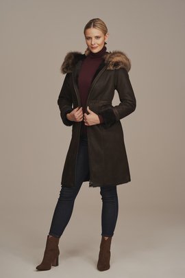 Dámský zimní zateplený kožený kabát s kapucí - Ovčí kožich
